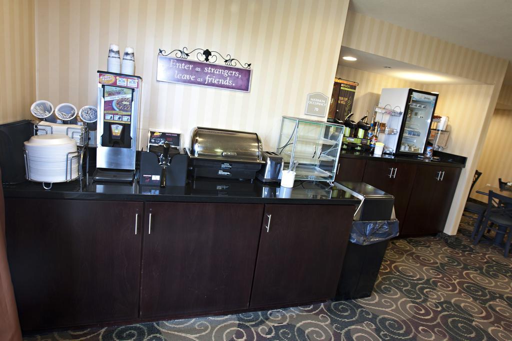 Cobblestone Inn & Suites - Langdon Exterior photo
